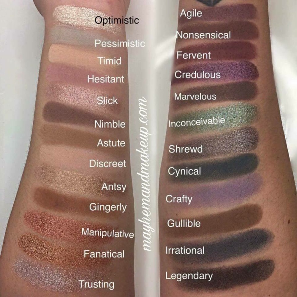 💕Customizable eyeshadow pallets!! 💕